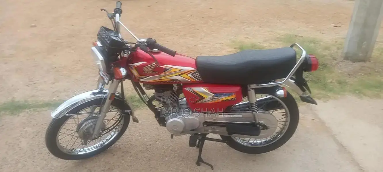 Honda CG 125 Motorcycle - Single Cylinder Classic Commuter