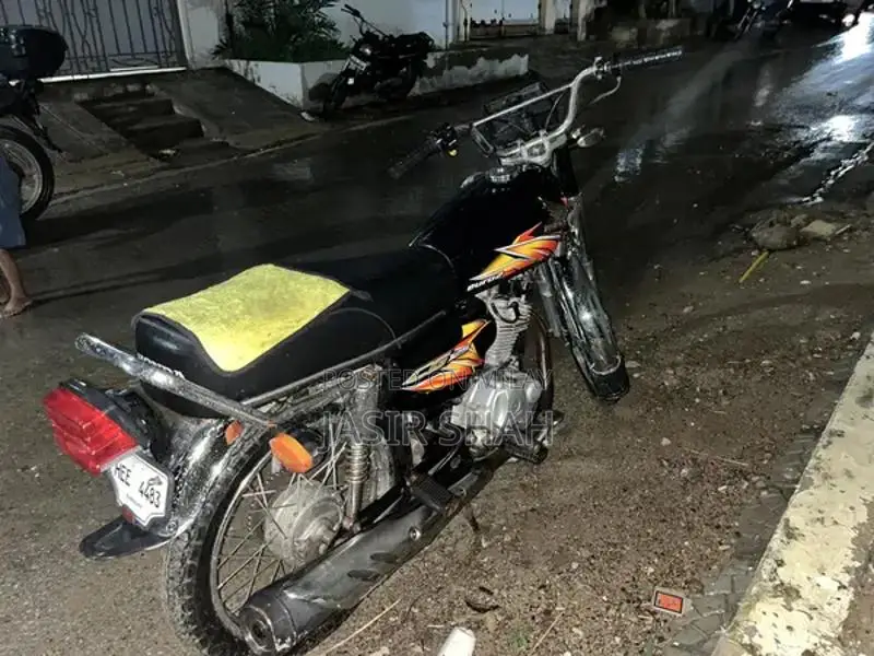 Honda CG 125 Motorcycle with Clear Documents