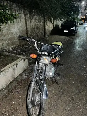 Honda CG 125 Motorcycle with Clear Documents