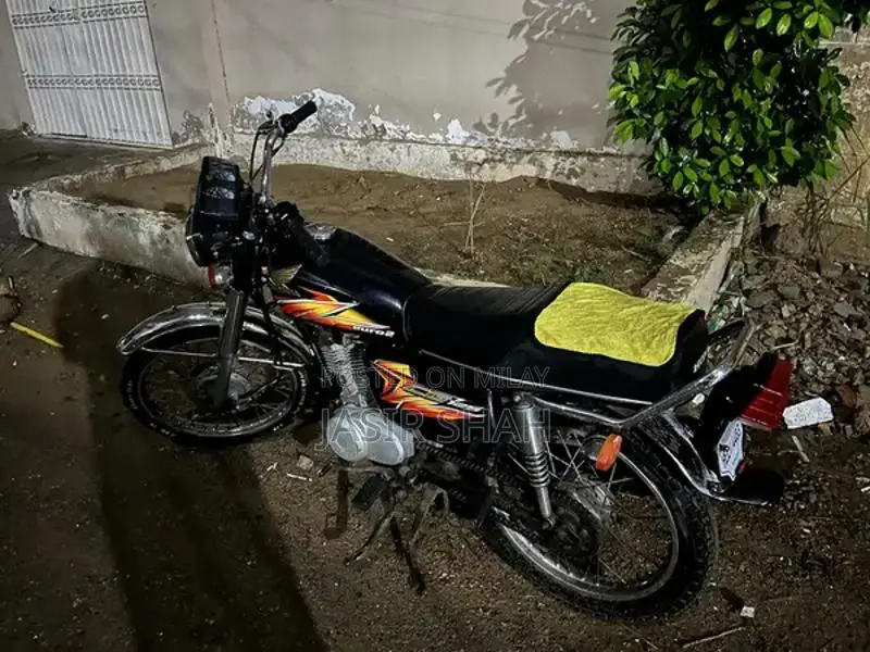 Honda CG 125 Motorcycle with Clear Documents