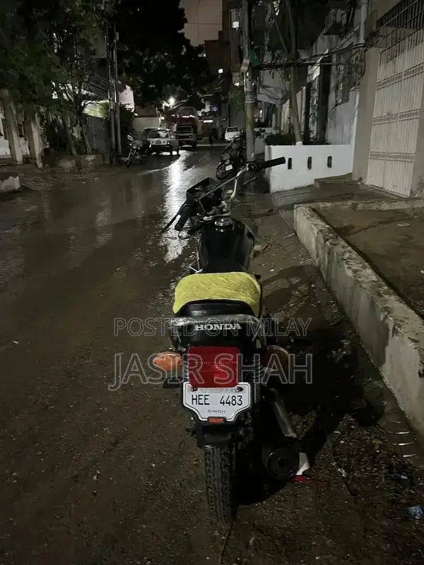 Honda CG 125 Motorcycle with Clear Documents