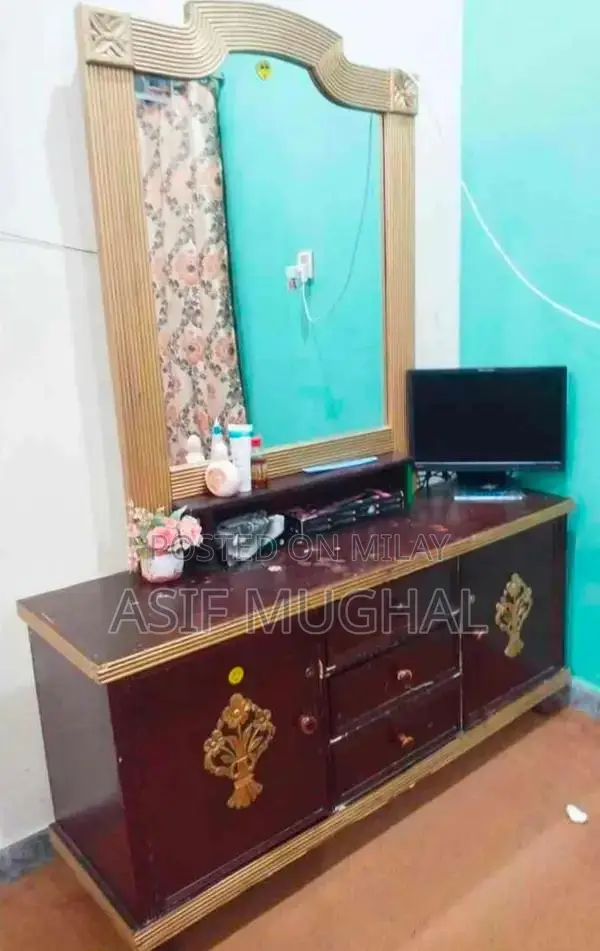 Comfortable Bed Set with Quality Mattress