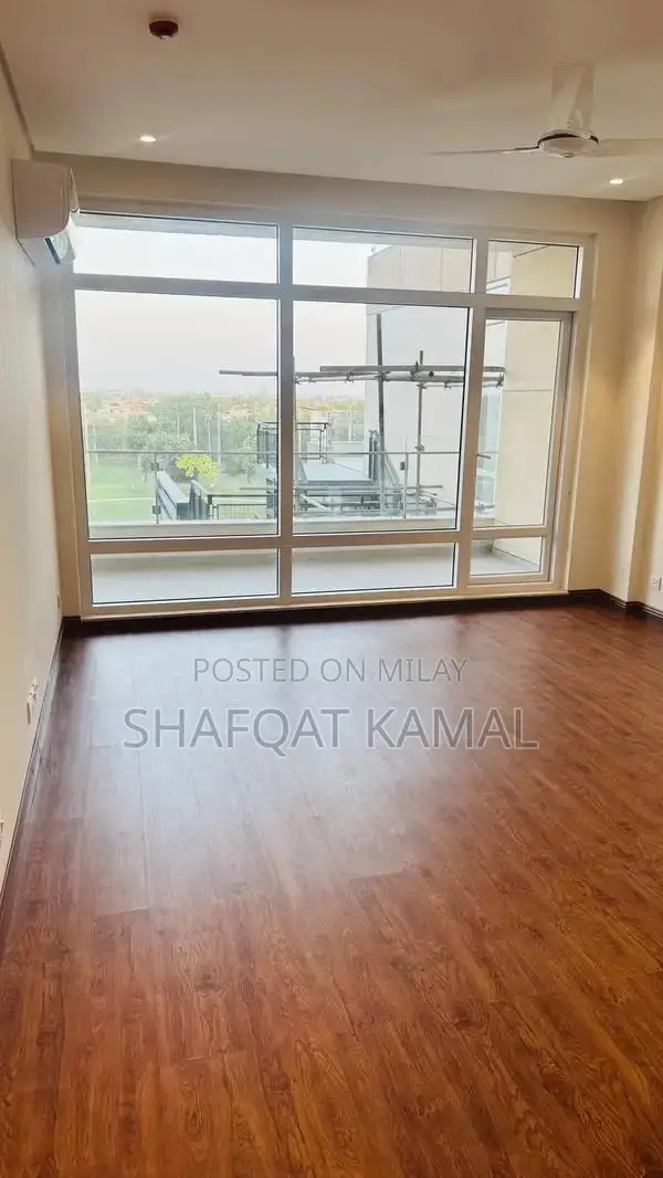 Luxury Apartment with Golf & Canal View – Defence Raya, Lahore