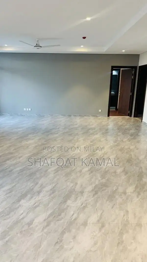 Luxury Apartment with Golf & Canal View – Defence Raya, Lahore