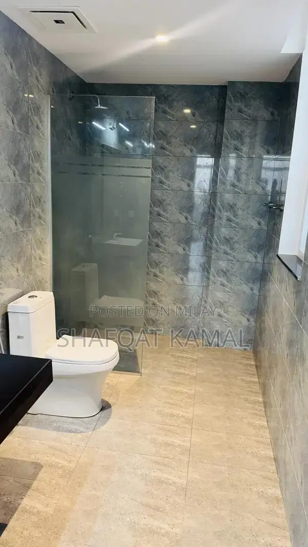 Luxury Apartment with Golf & Canal View – Defence Raya, Lahore