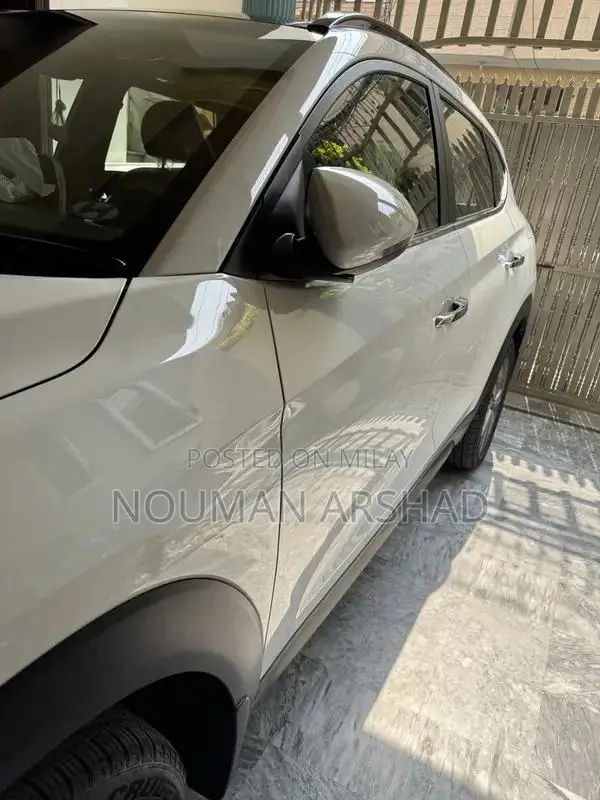 2022 Hyundai Tucson - Low Mileage Compact SUV