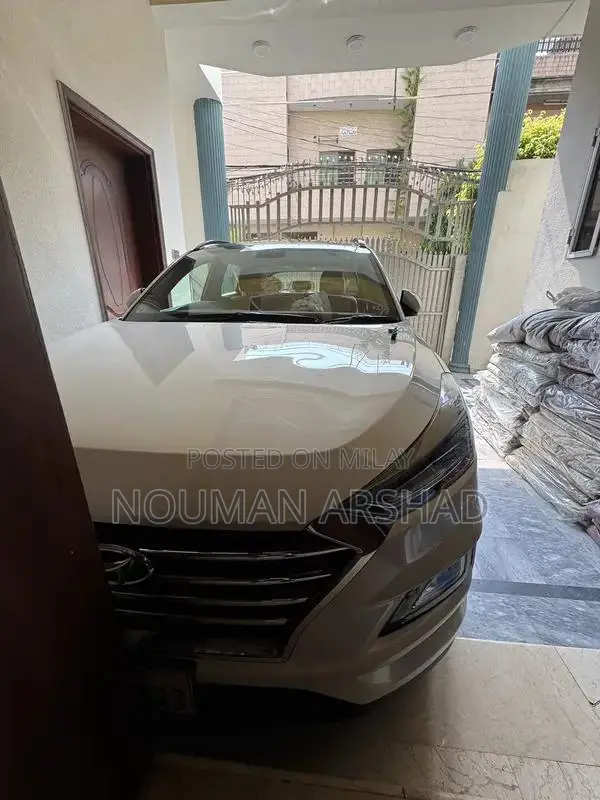 2022 Hyundai Tucson - Low Mileage Compact SUV