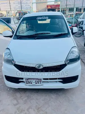 Photo - Daihatsu Mira L Package Pearl White Sedan