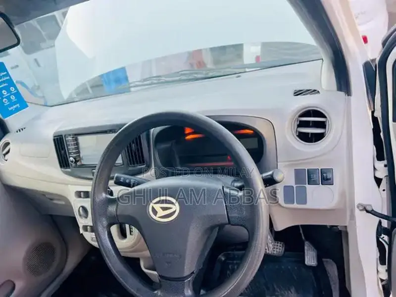 Daihatsu Mira L Package Pearl White Sedan