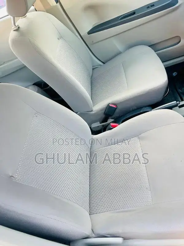 Daihatsu Mira L Package Pearl White Sedan