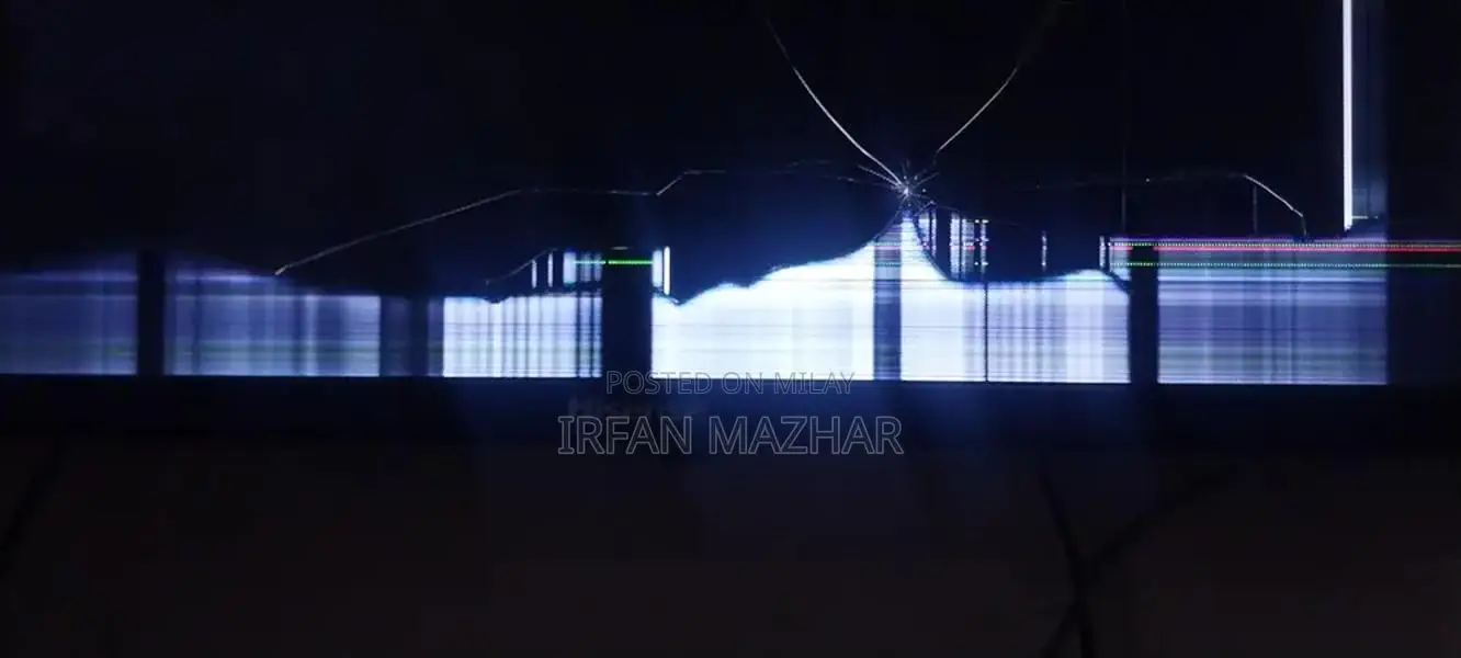 Smart TV with Damaged Display Panel and Functioning Components