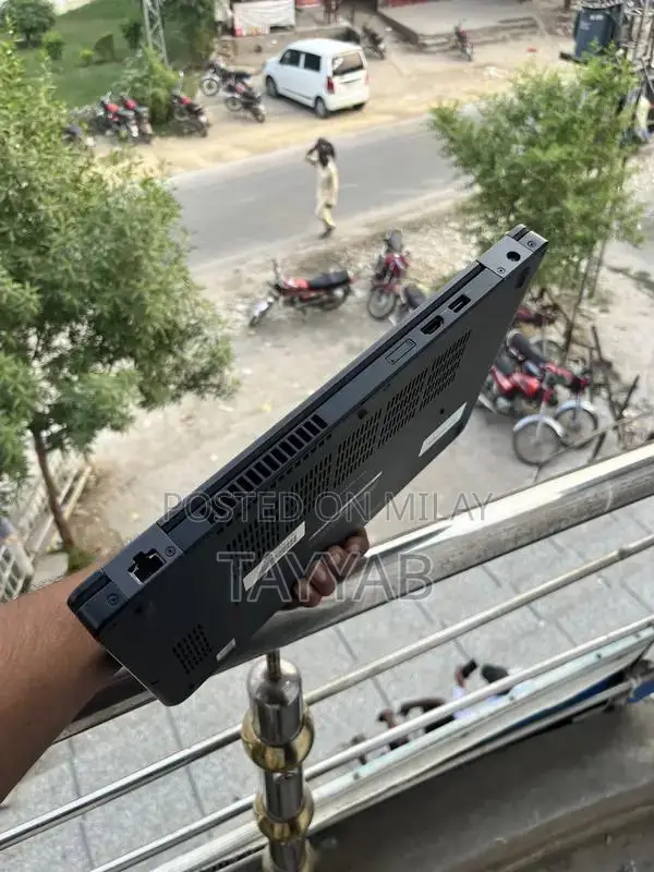 Dell Latitude 5490 Business Laptop - 8th Gen i5, 16GB RAM