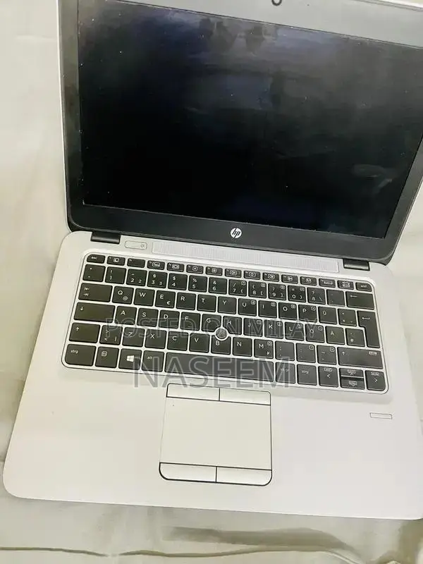 HP EliteBook 820 G3 Business Laptop - 14" Core i5