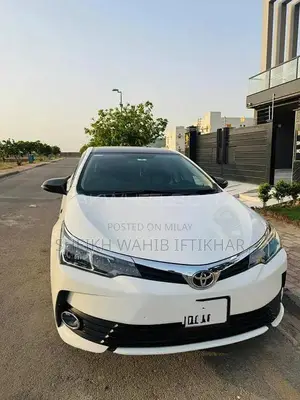 Photo - 2018 Toyota Corolla Altis 1.6 Sedan with Premium Upgrades