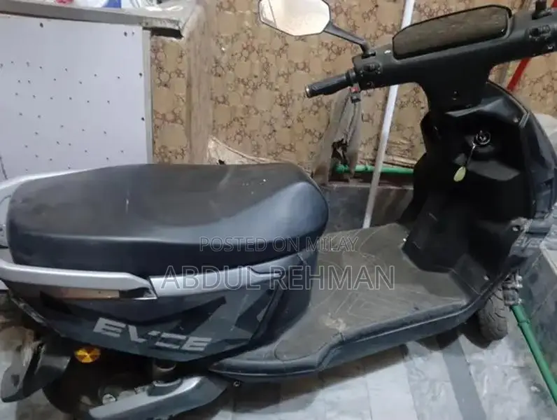 Electric Evee Scooty - Low Mileage Urban Commuter