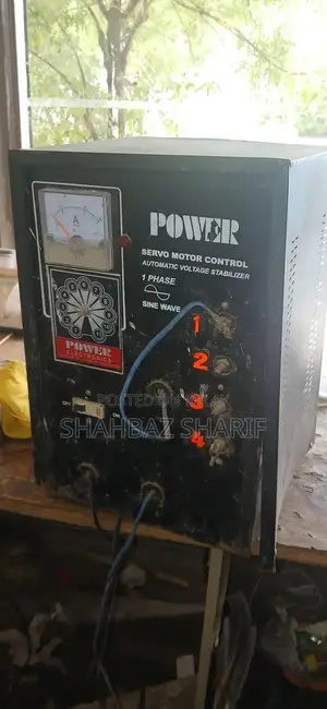 High-Capacity 4-Battery Multi-Charge Copper Wind Battery Charger