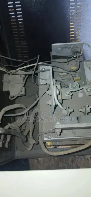 High-Capacity 4-Battery Multi-Charge Copper Wind Battery Charger