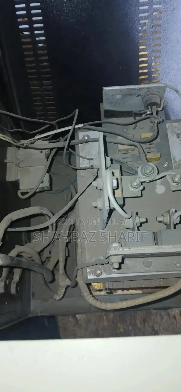 High-Capacity 4-Battery Multi-Charge Copper Wind Battery Charger