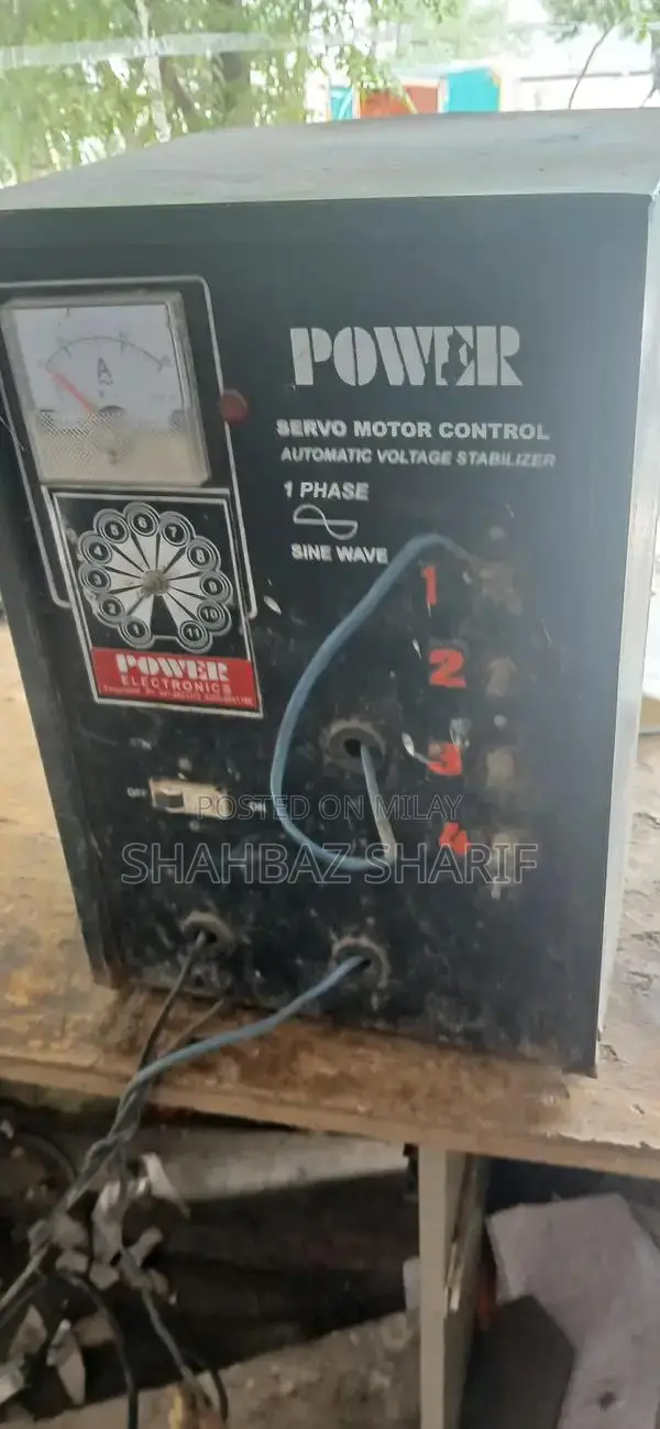 High-Capacity 4-Battery Multi-Charge Copper Wind Battery Charger