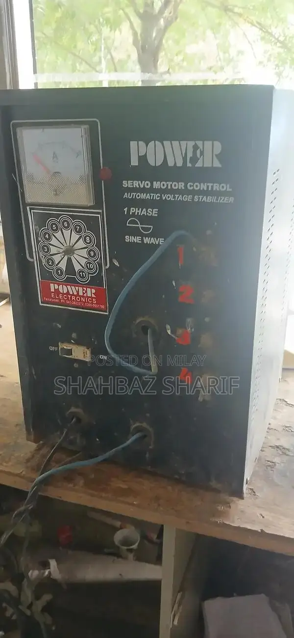 High-Capacity 4-Battery Multi-Charge Copper Wind Battery Charger