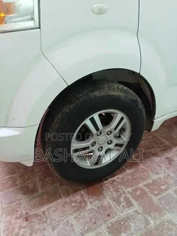 Suzuki APV Compact MPV - Reliable 2007 Family Vehicle