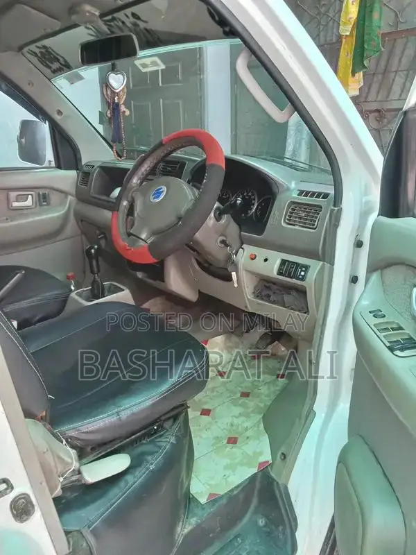 Suzuki APV Compact MPV - Reliable 2007 Family Vehicle