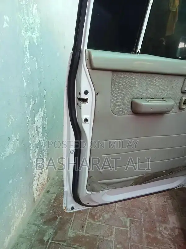 Suzuki APV Compact MPV - Reliable 2007 Family Vehicle