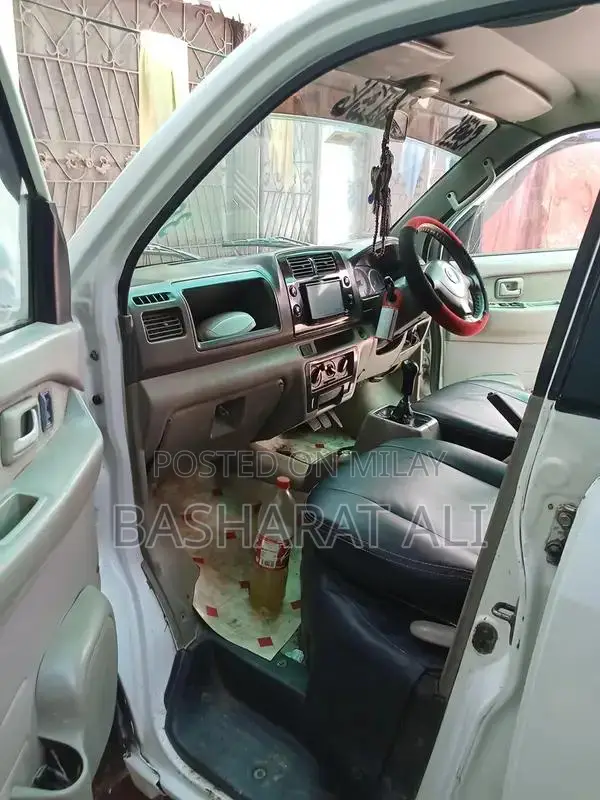 Suzuki APV Compact MPV - Reliable 2007 Family Vehicle