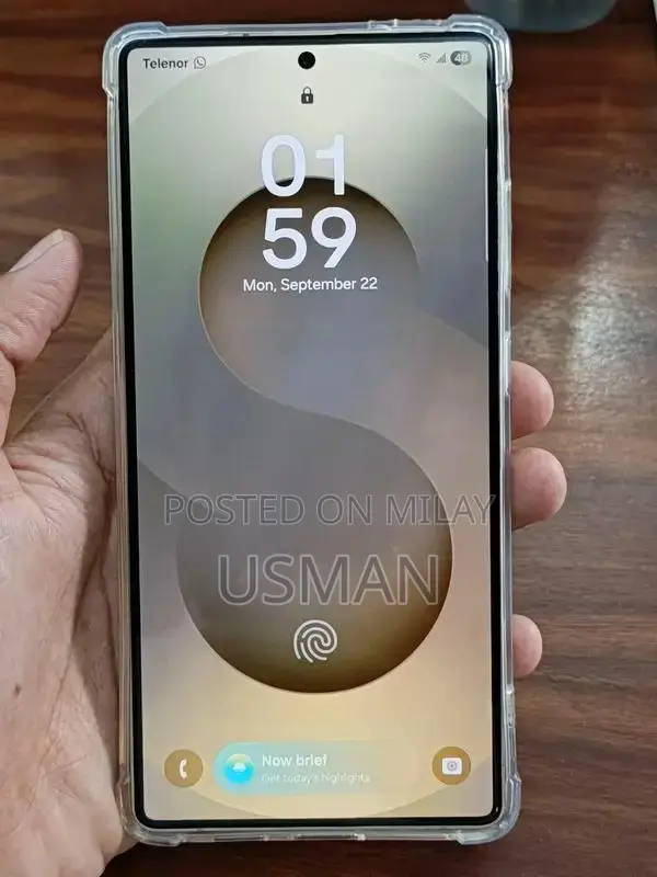 High-Performance Smartphone with Advanced Recording Features