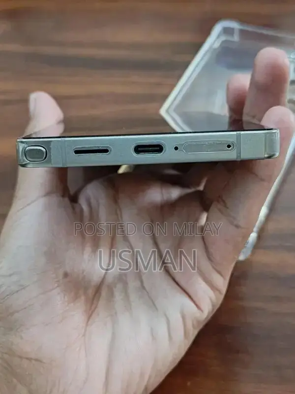 High-Performance Smartphone with Advanced Recording Features