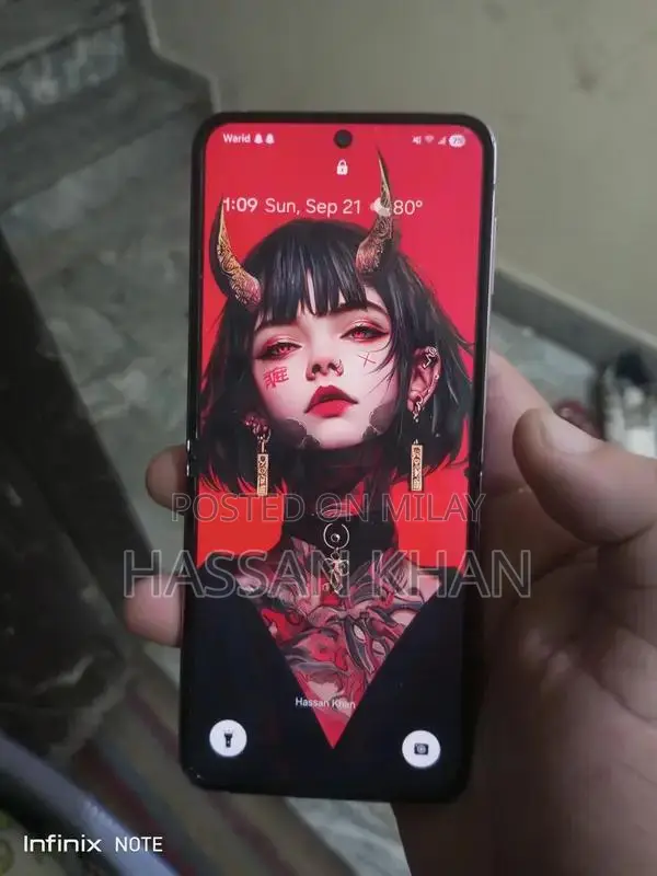 Galaxy Z Flip4 Foldable Smartphone Compact Design