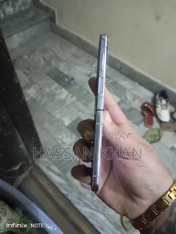 Galaxy Z Flip4 Foldable Smartphone Compact Design