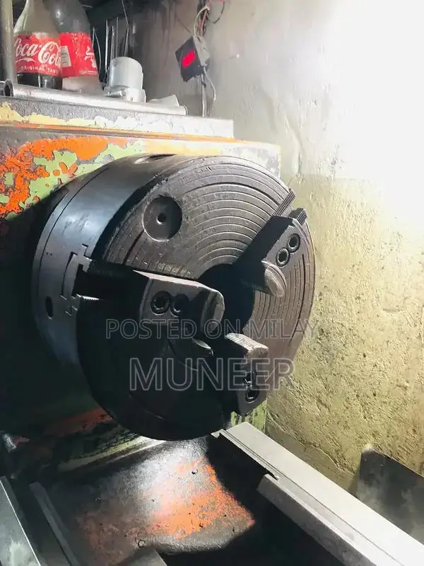 Heavy Duty Centre Lathe Machine for Industrial Precision Machining