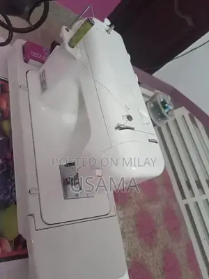 Janome 760 Sewing Machine - Versatile Home Crafting Tool