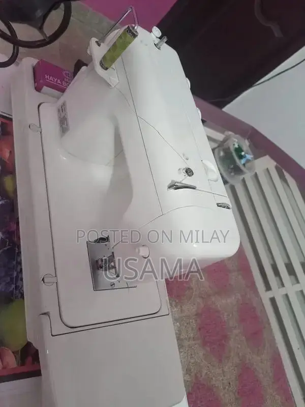 Janome 760 Sewing Machine - Versatile Home Crafting Tool