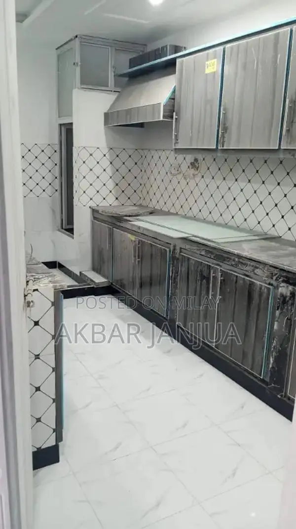 Girls Hostel with Premium Amenities Near Metro Station