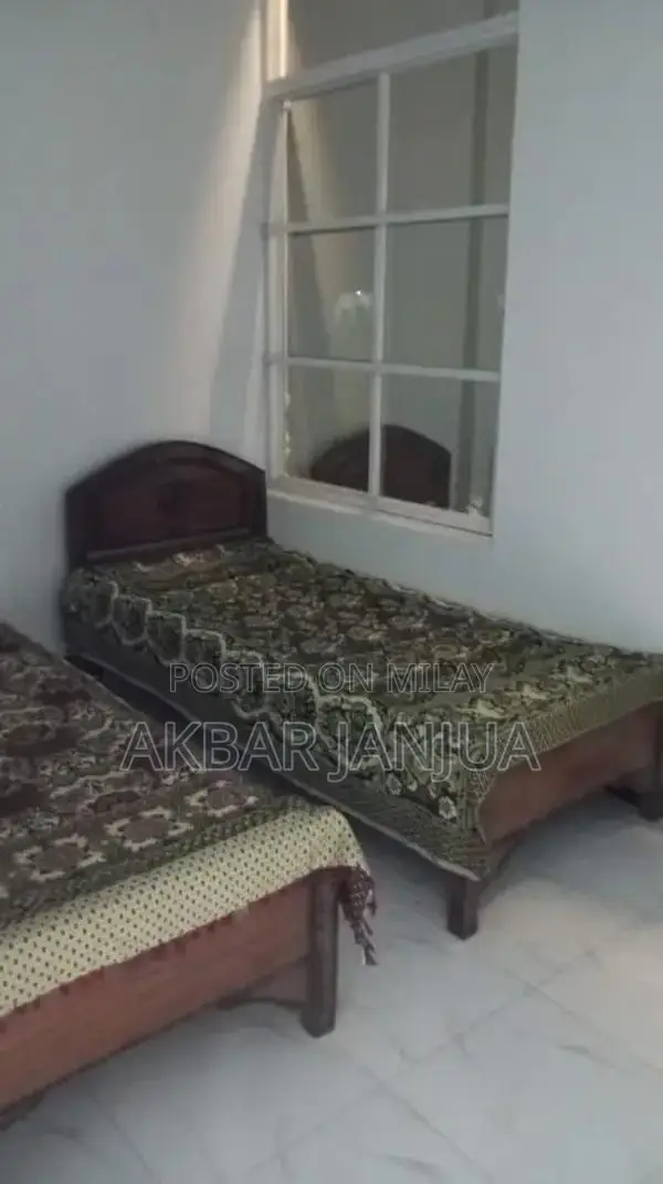 Girls Hostel with Premium Amenities Near Metro Station