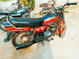 Photo - Honda CD100 Motorcycle - 2005 Model in Great Condition