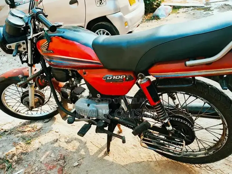 Honda CD100 Motorcycle - 2005 Model in Great Condition