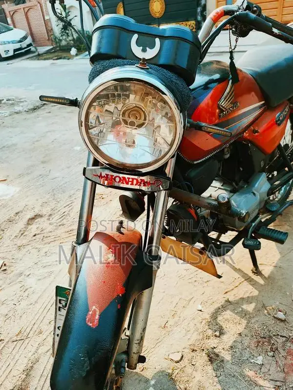 Honda CD100 Motorcycle - 2005 Model in Great Condition