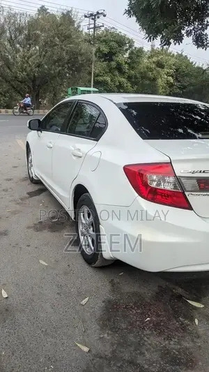 Honda Civic 2015 VTI Oriel Prosmatic - Pristine Condition