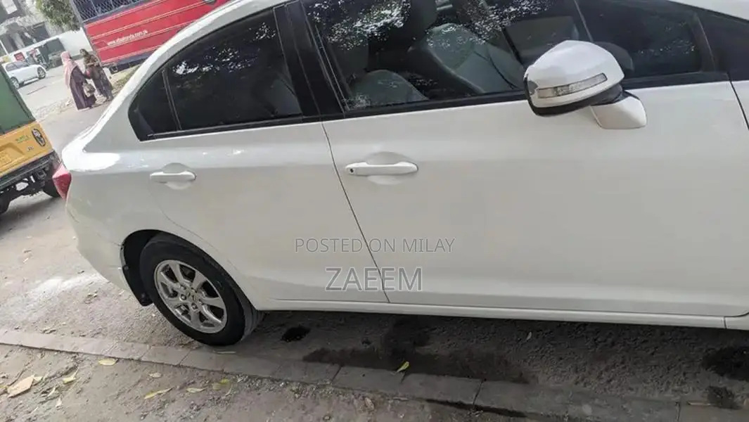 Honda Civic 2015 VTI Oriel Prosmatic - Pristine Condition