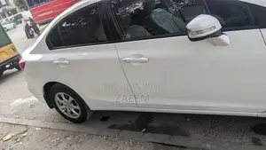 Honda Civic 2015 VTI Oriel Prosmatic - Pristine Condition