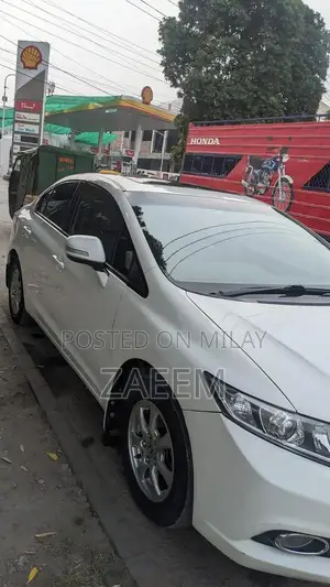 Honda Civic 2015 VTI Oriel Prosmatic - Pristine Condition