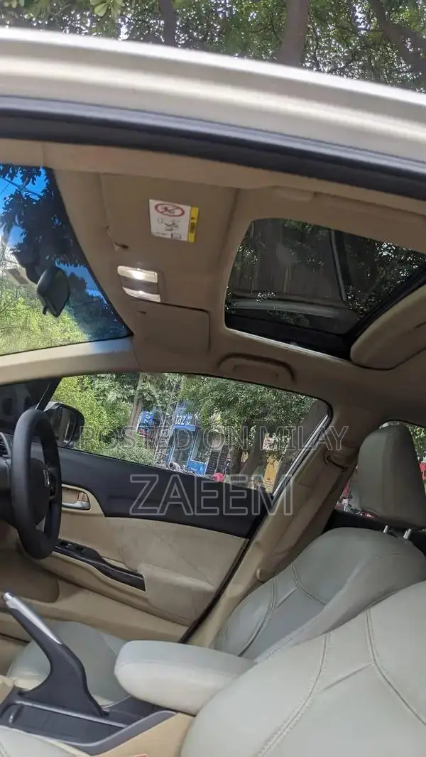 Honda Civic 2015 VTI Oriel Prosmatic - Pristine Condition