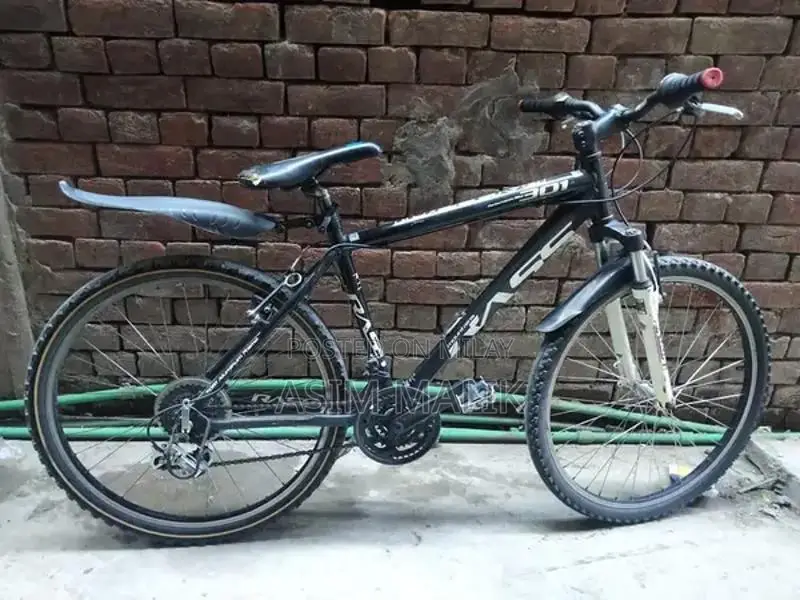Japanese Mountain Bicycle with Aluminum Frame and SHIMANO Gears