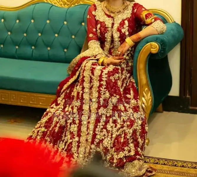 Elegant Chiffon Bridal Dress - Lightly Worn Wedding Gown