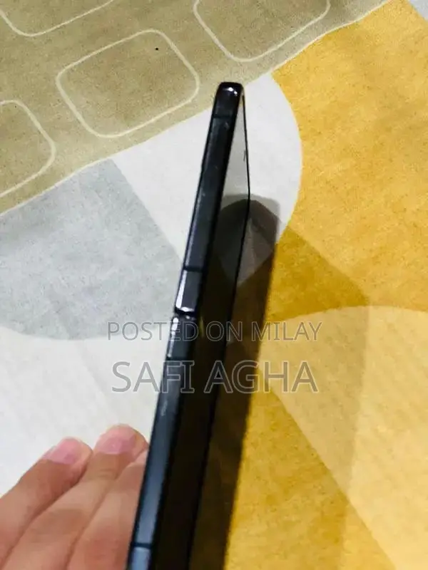 Samsung Galaxy Z Flip 4 Foldable Smartphone