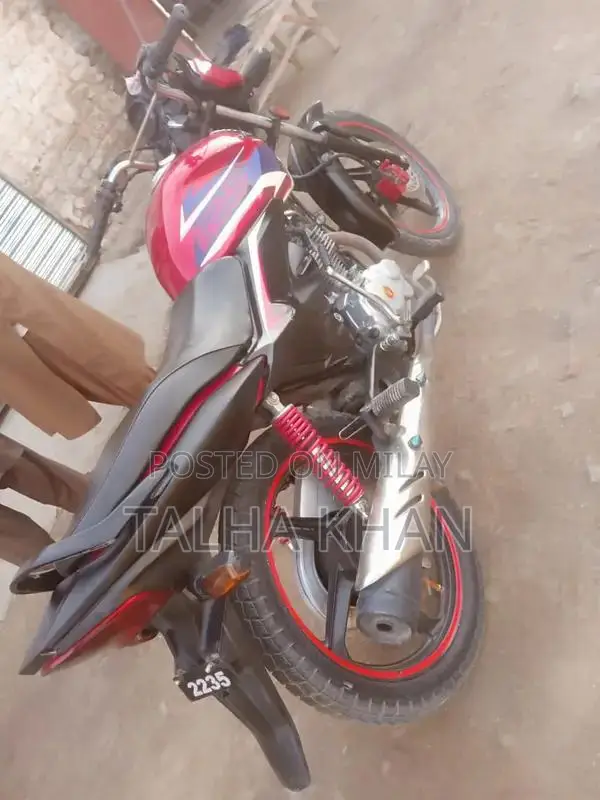 Honda CG 125 Motorcycle - 2021 Single Cylinder Commuter Bike