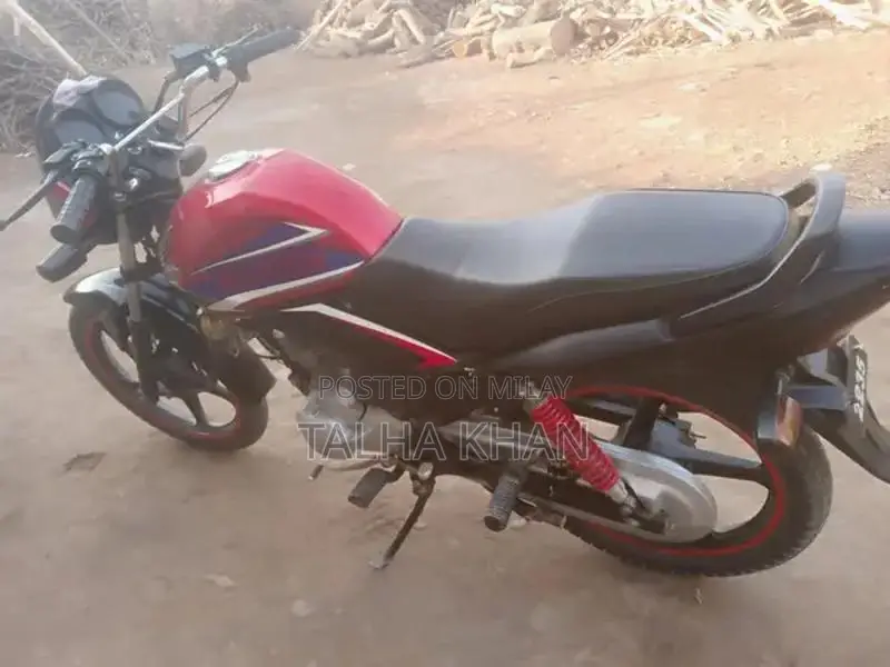 Honda CG 125 Motorcycle - 2021 Single Cylinder Commuter Bike